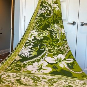 NWOT Printed stole/shawl